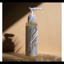 The Lyfestyle Co. Radiant Glow Botanical Oil Cleanser 4.2 oz