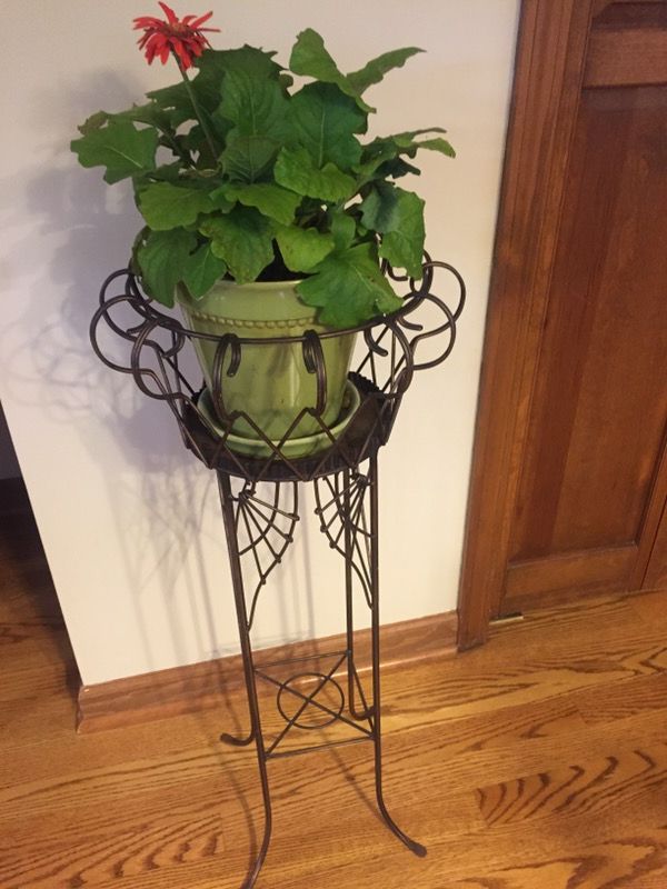 Metal Plant Stand For In Hawthorn Woods Il Offerup Metal Plant Stand