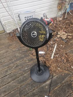 Price Is Firm.. Lassco Pedestal Fan