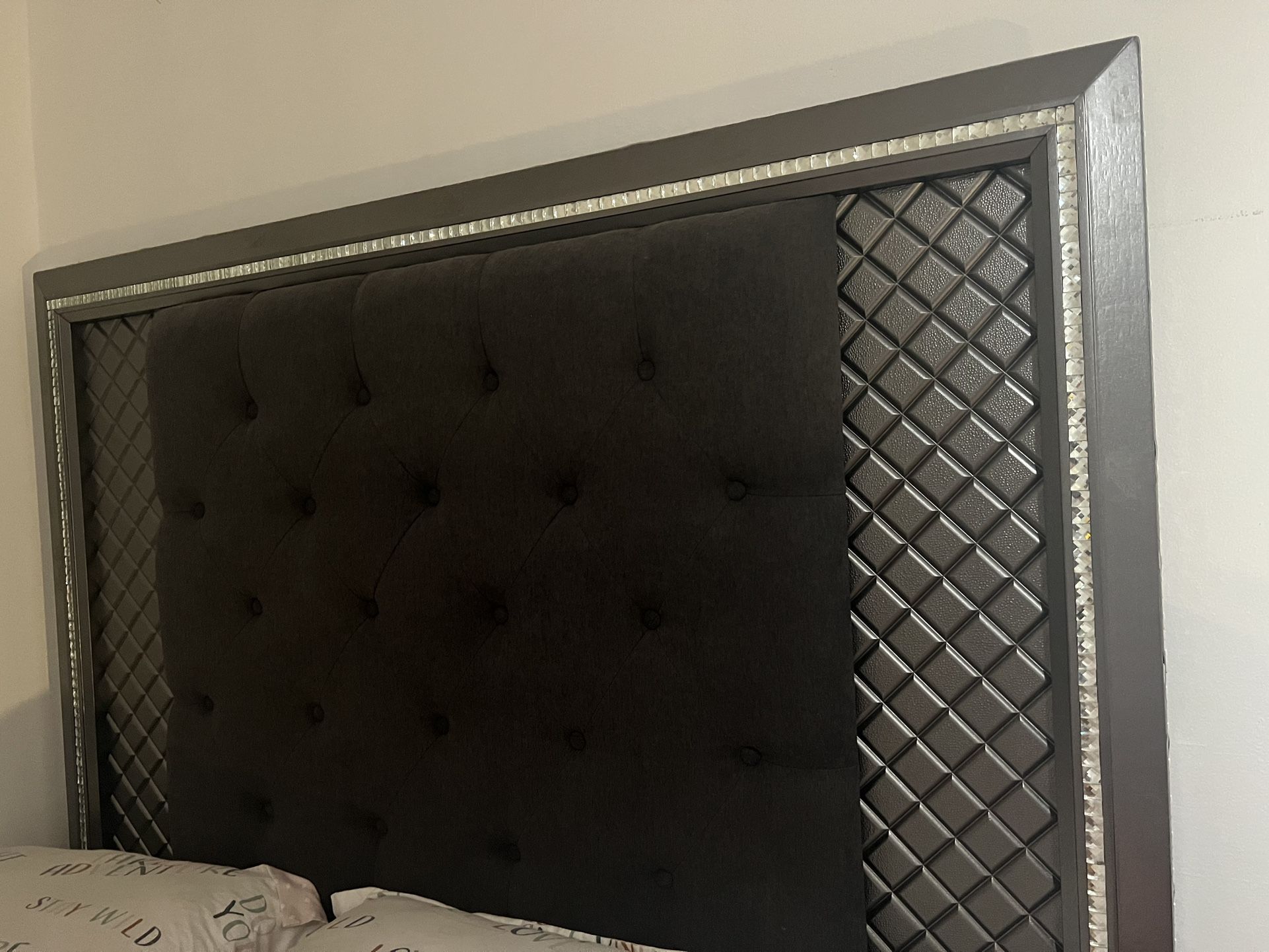 Queen Black and Gray Bed Frame, 62 in x 69 in x 93 in