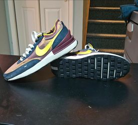 Nike  size  7.5 Waffle One se.