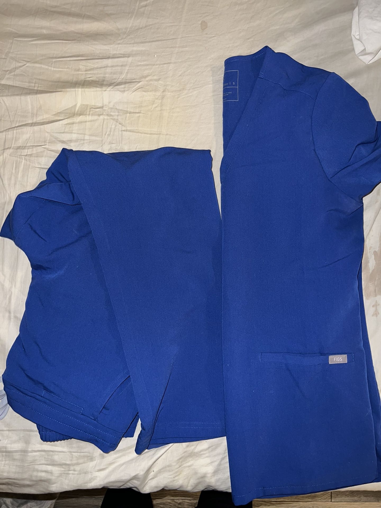 FIGS Scrub Set