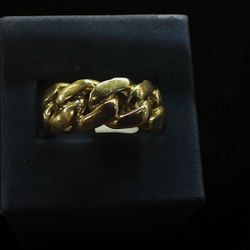 Men's Ring - Yellow Gold 10k (.417) 18.9 grams Size 8