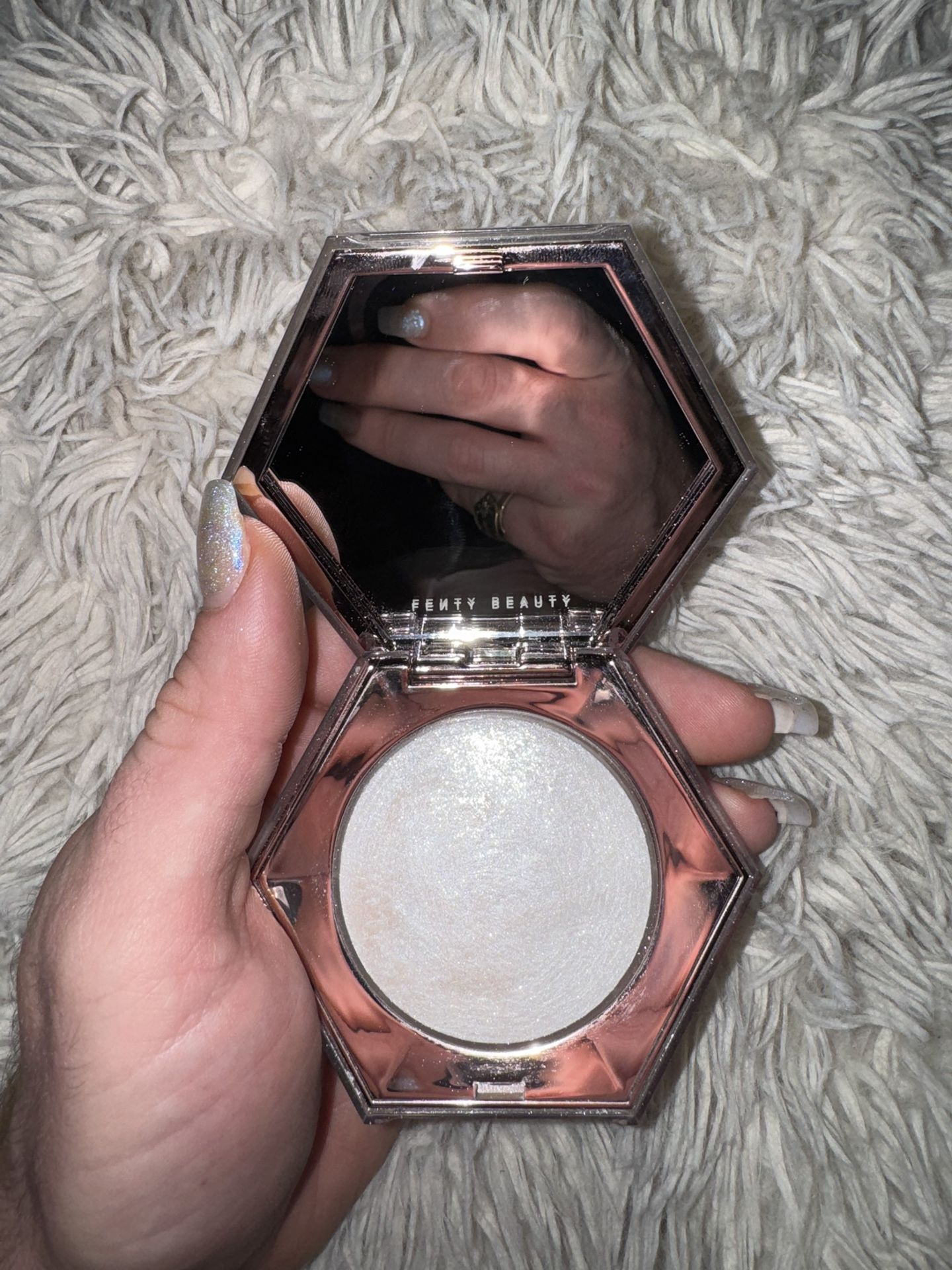 Fenty Diamond Bomb Highlighter