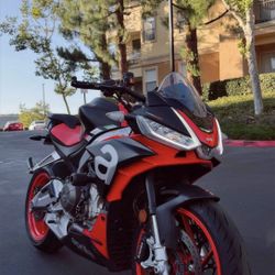 2021 Aprilia Tuono 660