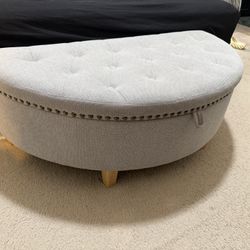 Gray Upholstered  Bedroom Bench/Ottoman With Storage
