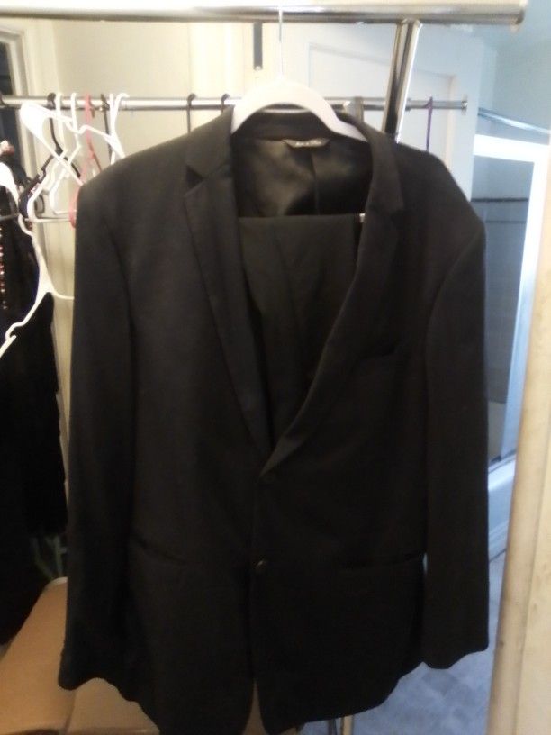 Nice Kenith Cole Suit And Brand New Guess Shirt
