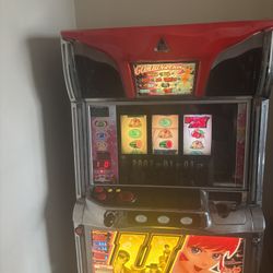 Ultra Slot Machine 