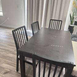 4-Seater Extendable Dining Table + Bench