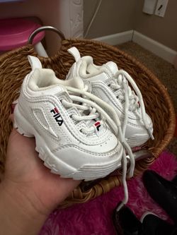 Filas white shoes 4c