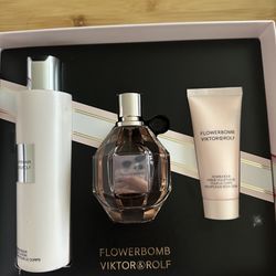 Viktor Rolf Flowerbomb Perfume Gift Set
