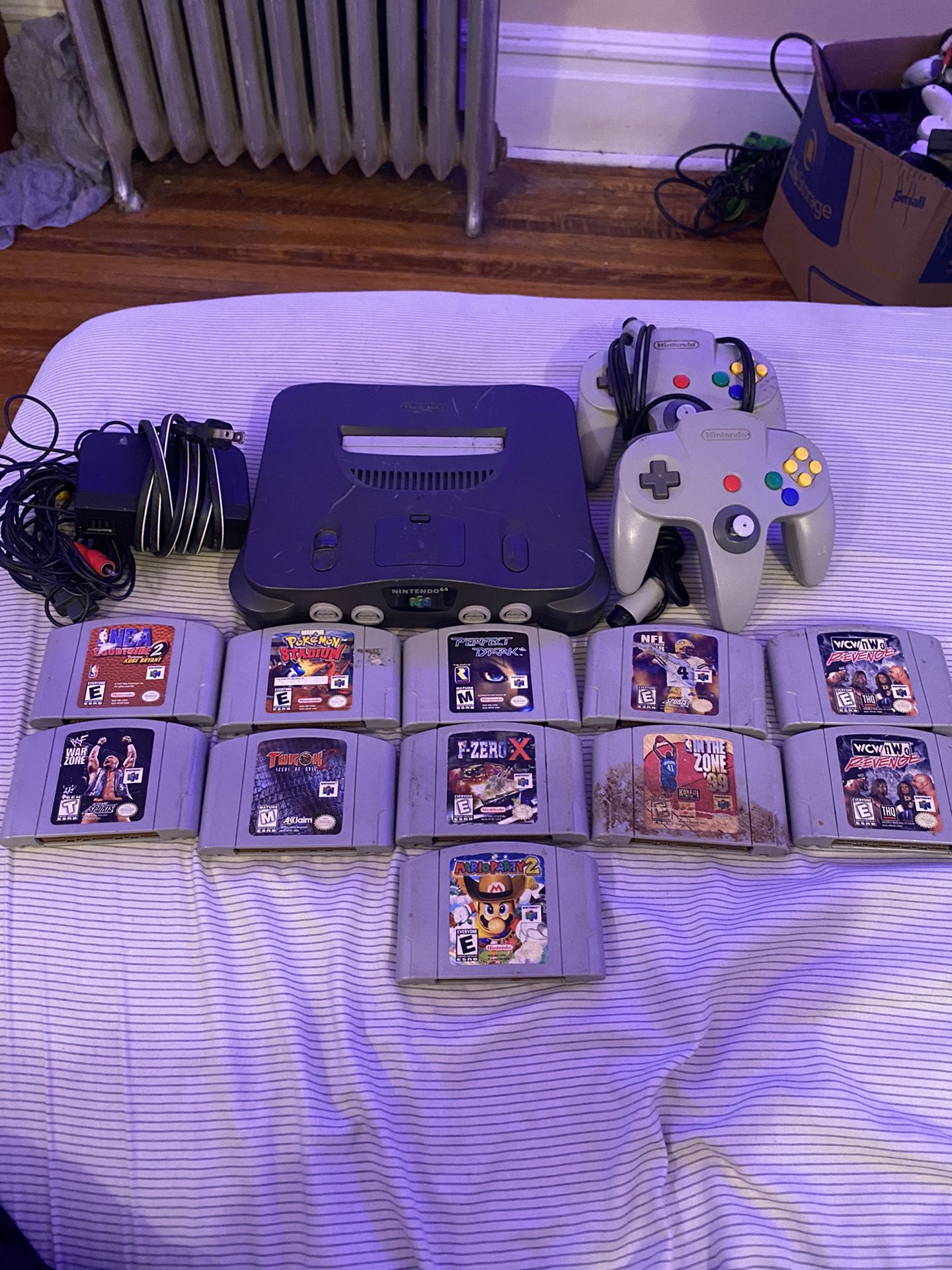 Nintendo 64 2 controllers, 11 games