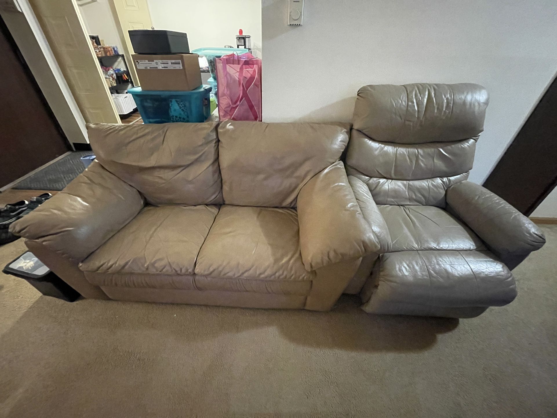 Love Seat and recliner 
