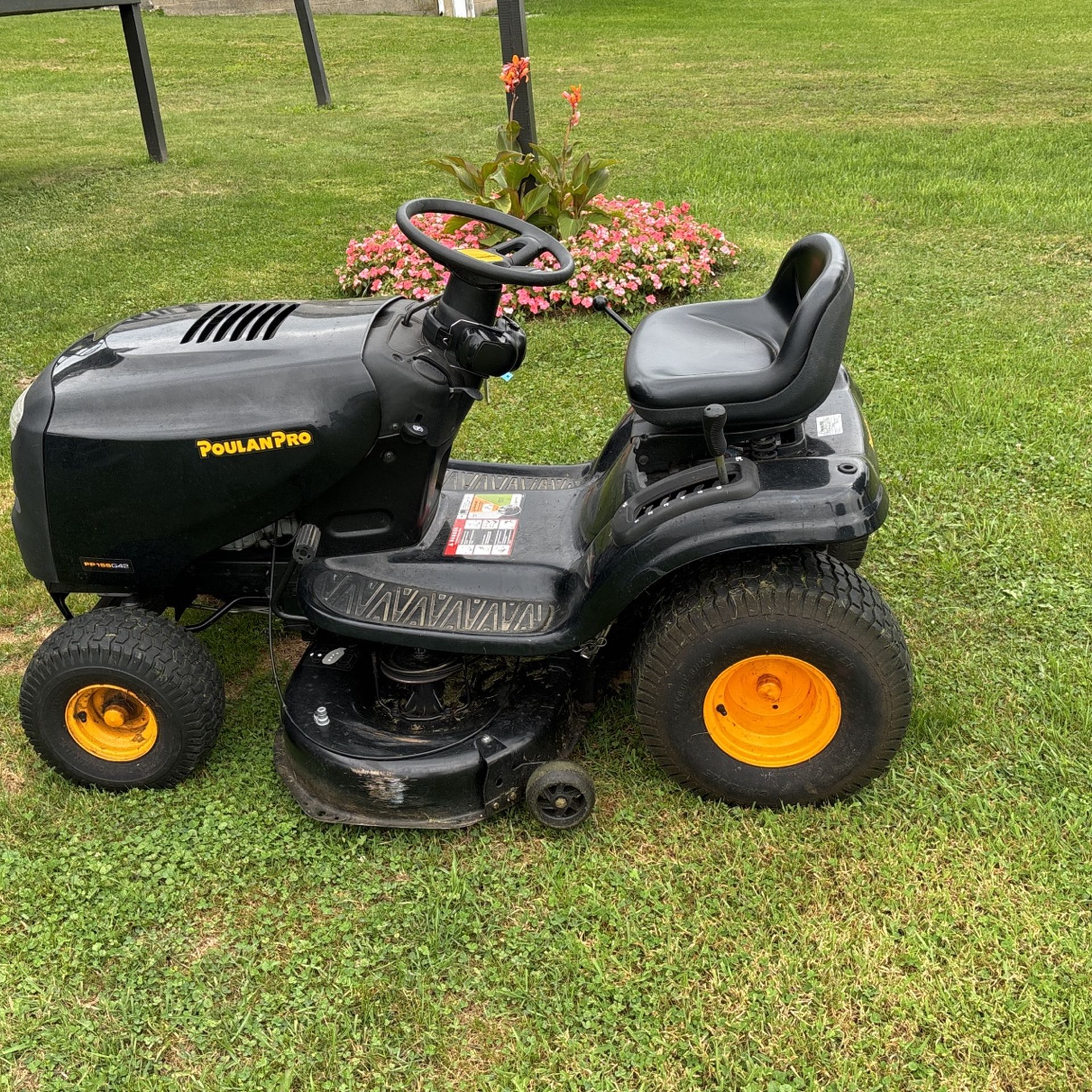 Poulan 42 Inch Cut 6 Speed