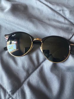 Ray-Ban Clubmaster Sunglasses – Black & Gold + Original Case