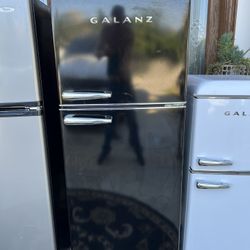 Galanz Deluxe Refrigerator!