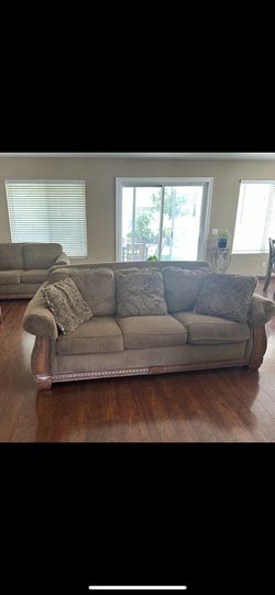 Lazyboy sofa & love seat