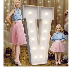4FT Marquee Light Up , Letters V