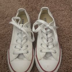 Used kids converse (size 13)