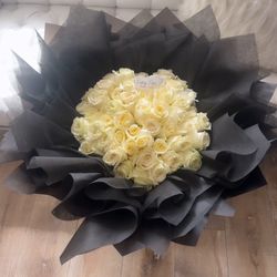 Ramo Buchon Flower Bouquet 