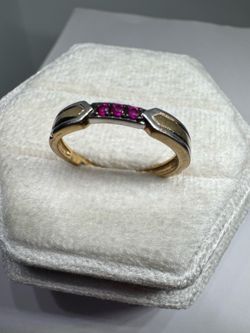 Vintage 9K 375 Solid Yellow Gold Ruby Ring Size 6.5