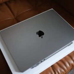 💻 Apple MacBook Air 15-inch (M2, 16GB RAM, 512GB SSD) - Like New! 🚀