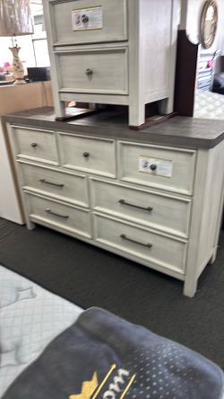 Dresser