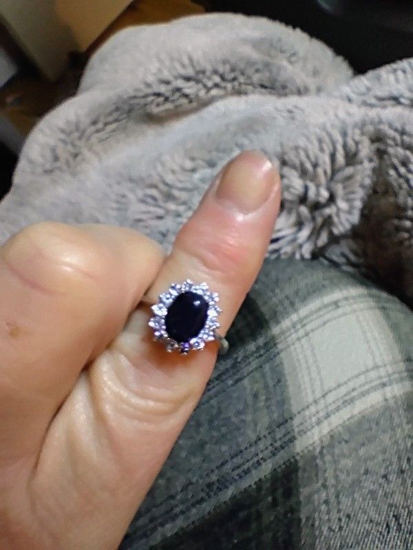 Beautiful Sapphire And Diamond Ring