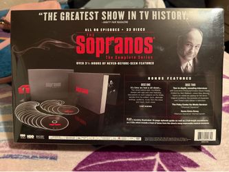 The Sopranos complete series on DVD, in Spanish and English.
