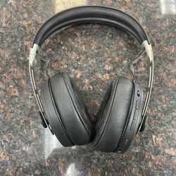 Sennhiser Bluetooth Headphone 