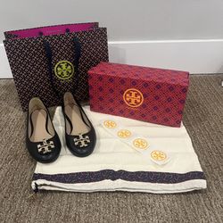 Women’s Tory Burch Claire Logo Ballet Flat Tumbled Leather Black-gold - Sz 7