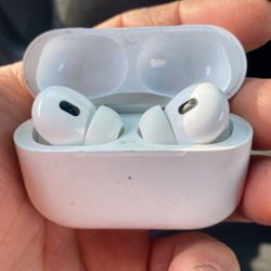 Air Pods Pro 2nd Gen. Like New. Slightly Used 