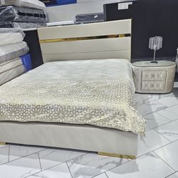 King sizes bed with mattress new