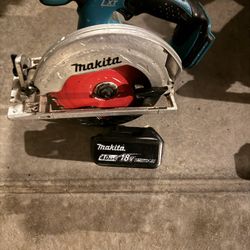 Makita Skillsaw And Battery 