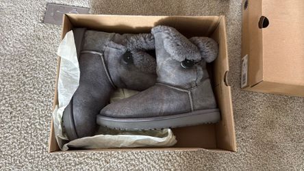 UGG Bailey Bottom II Size 9 Women’s