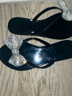 Black jelly sandals