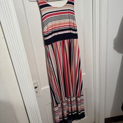WOMEN’S PRETTY STRIPED SLEVELESS MAXI DRESS  SIZE 18 MISSES-USED, IN GOOD CONDITION