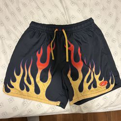Nike Men’s Flame Shorts Size Large 