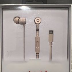 UrBeats3 MATTE GOLD (NEW IN BOX)
