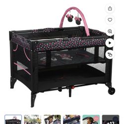 Minnie Mouse Bassinet