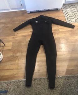 REDUCED-  4/3 HO STEVIE CHEST ZIP XLS WETSUIT - AWESOME!!