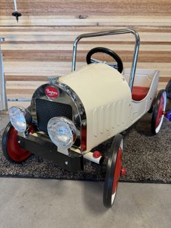 Baghera 1938 Ride On Classic White Pedal Car