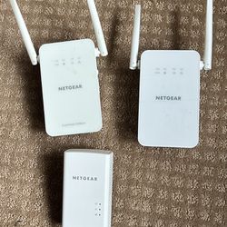 Netgear WiFi Extender Set