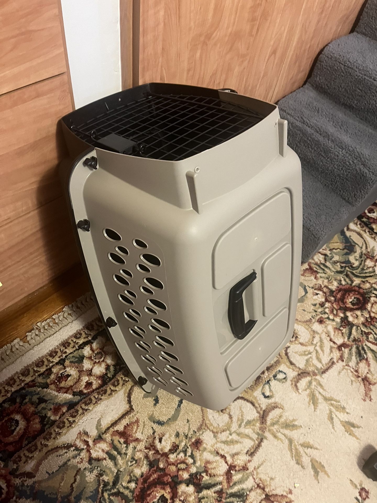 Pet Carrier Make Offer!!