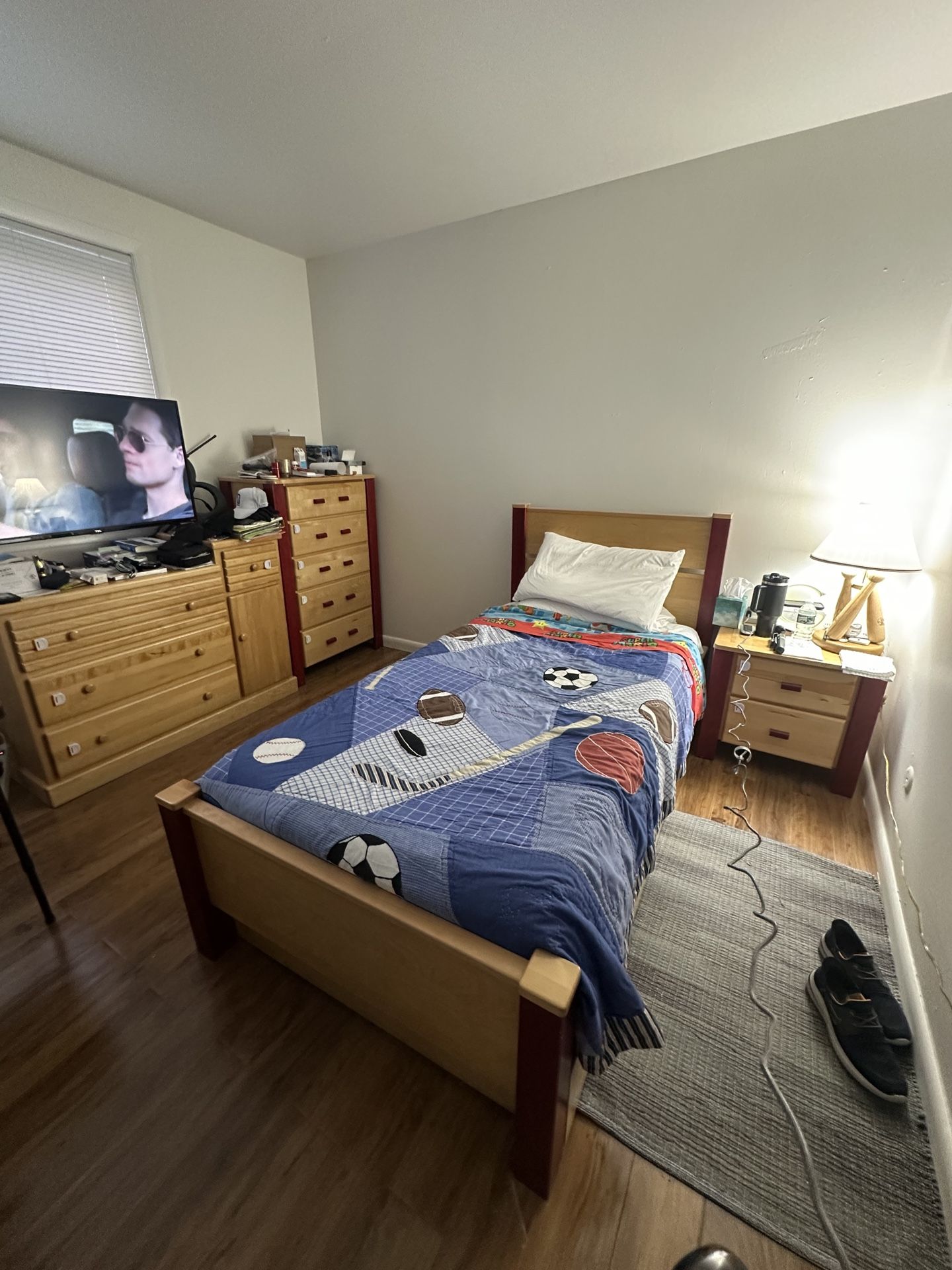 Oak Bedroom Set -4 Pieces