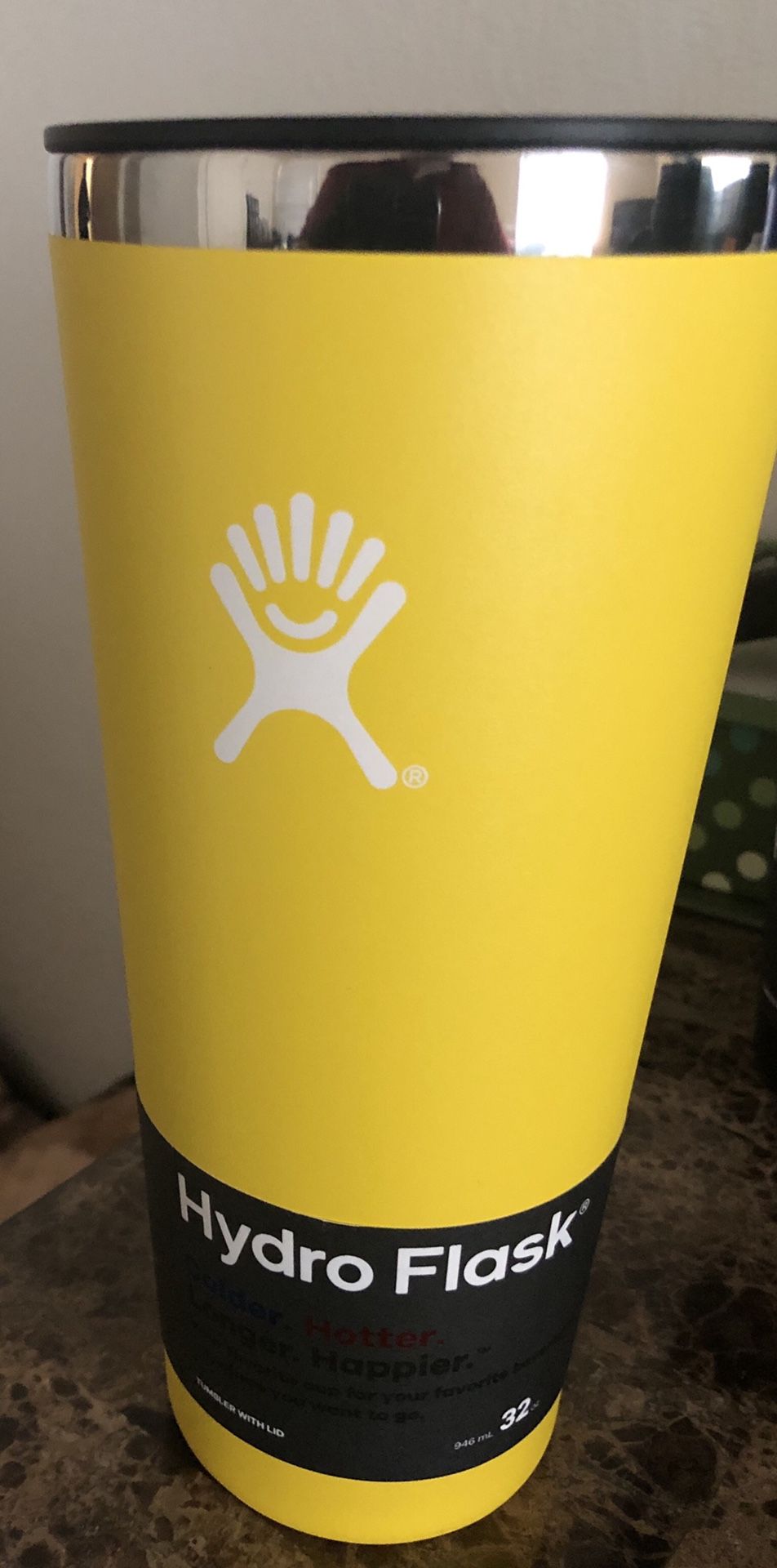 Hydro flask 32Oz tumbler yellow with lids brand new never used