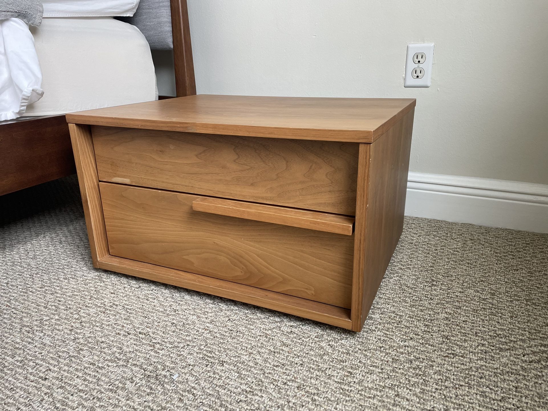 2x Nightstand