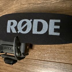 Rode VideoMic Pro microphone