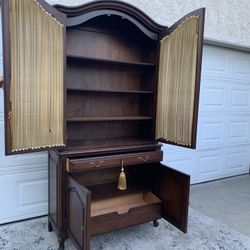 ✅Vintage Dixon-Powdermaker French Provincial Armoire/Dresser