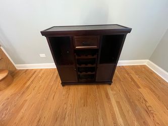 MOVING SALE ! Wine bar / buffet console